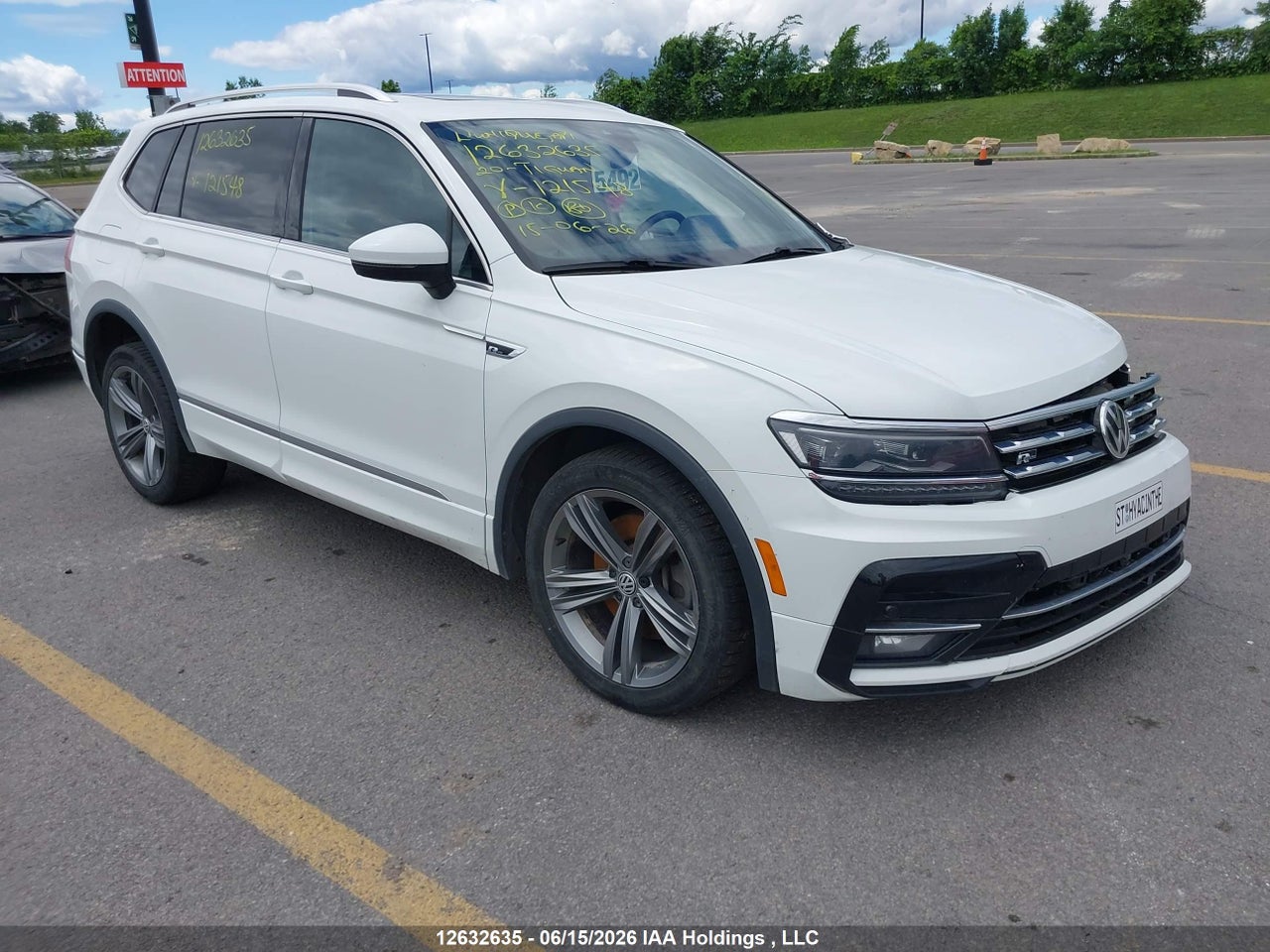 3VV4B7AX0LM121548 · 2020 VOLKSWAGEN TIGUAN HIGHLINE