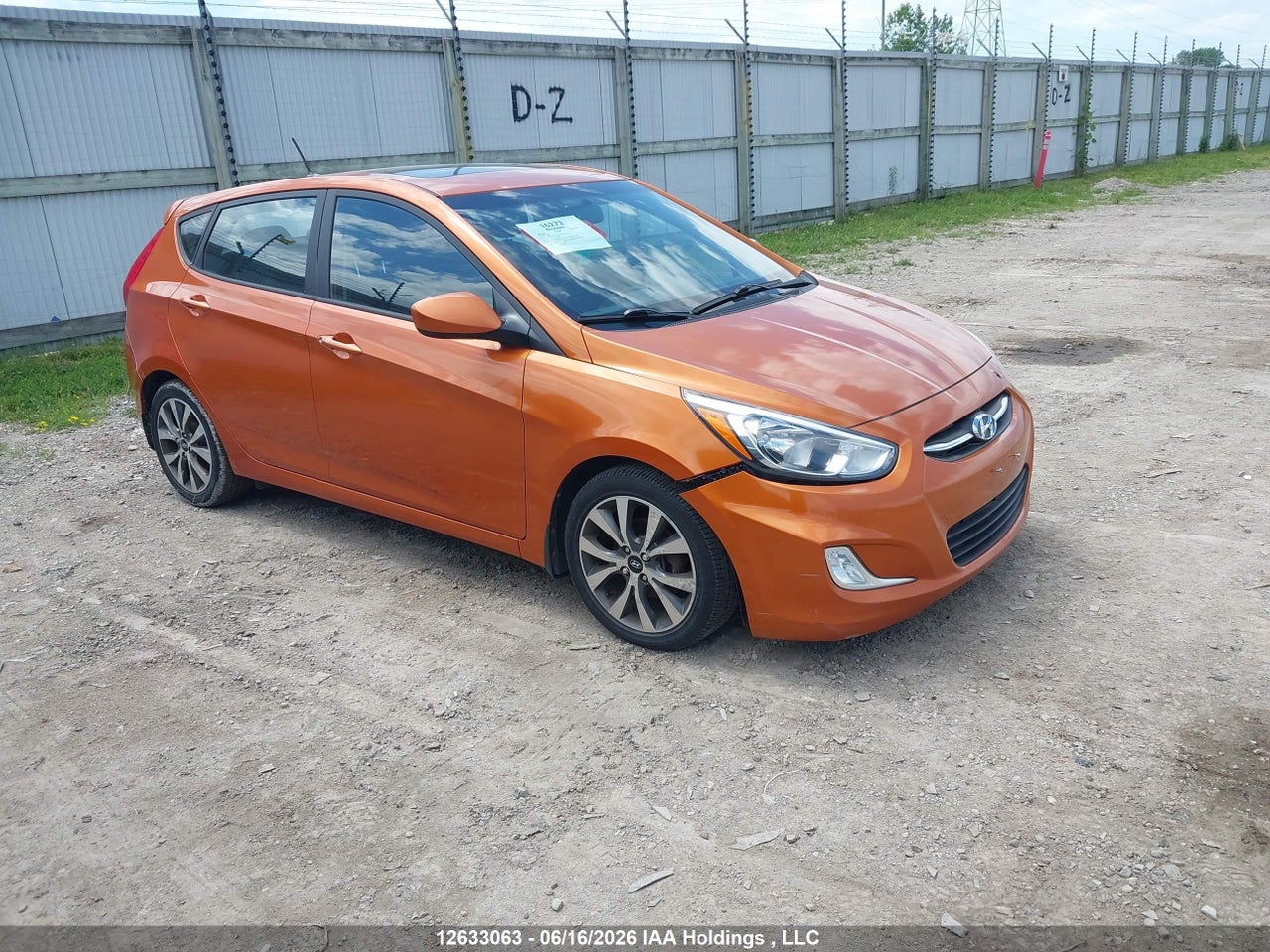 KMHCT5AE1FU223057 · 2015 HYUNDAI ACCENT