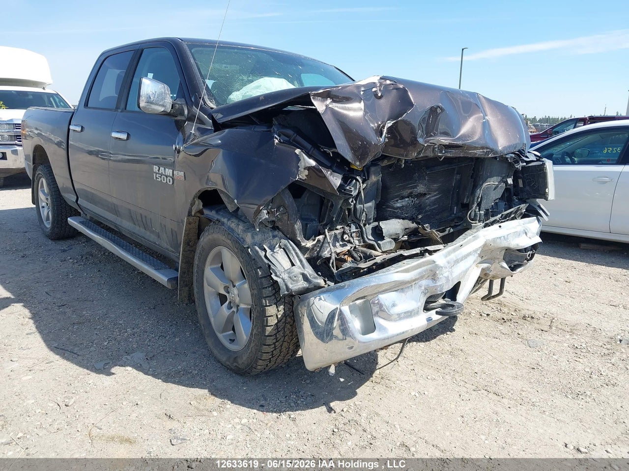 1C6RR7TT7HS563839 · 2017 RAM 1500 SLT