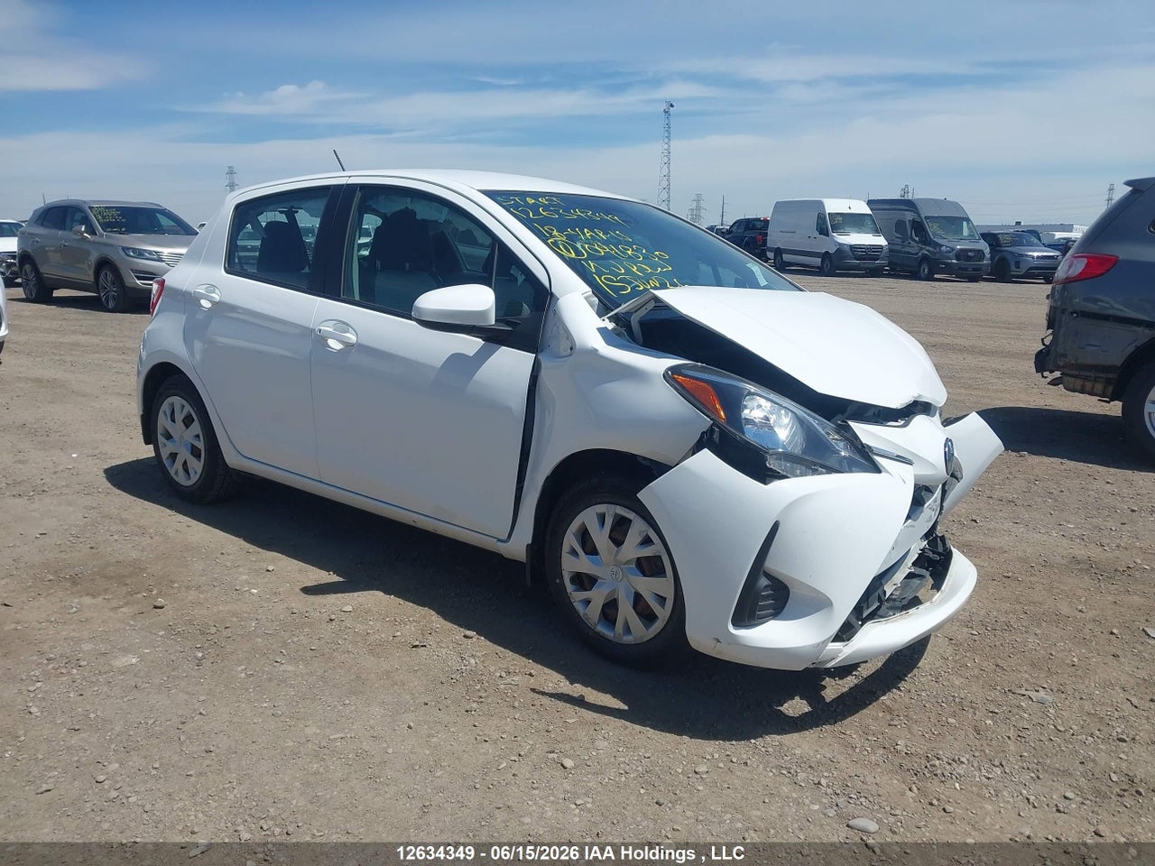 VNKKTUD31JA091830 · 2018 TOYOTA YARIS LE