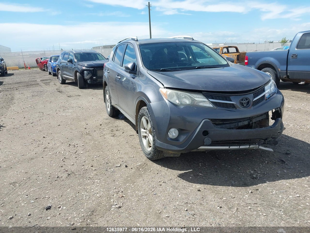 2T3RFREV4DW077048 · 2013 TOYOTA RAV4 XLE