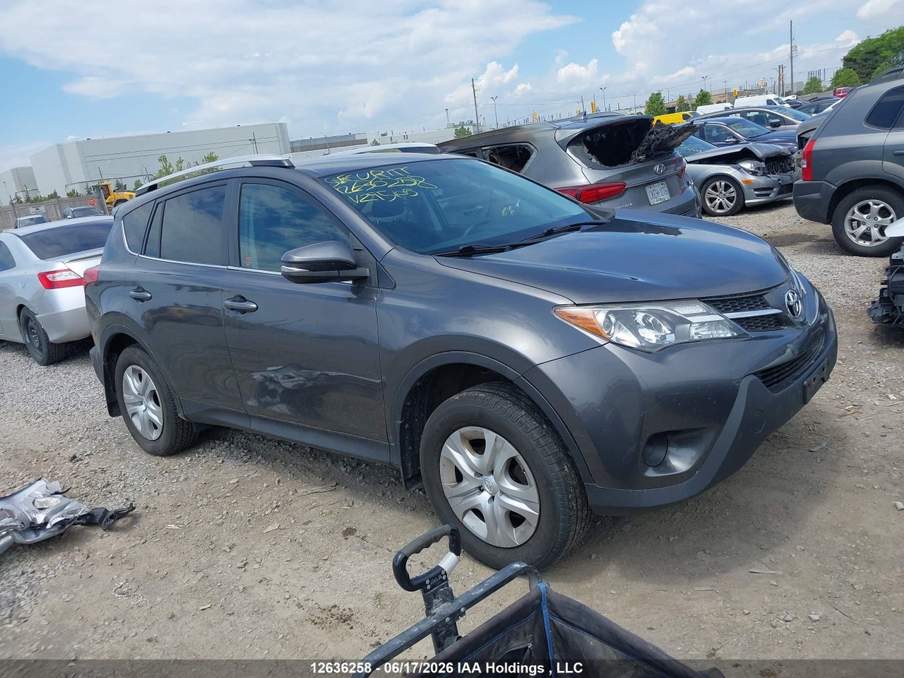 2T3BFREV0FW295105 · 2015 TOYOTA RAV4 LE · 1/12