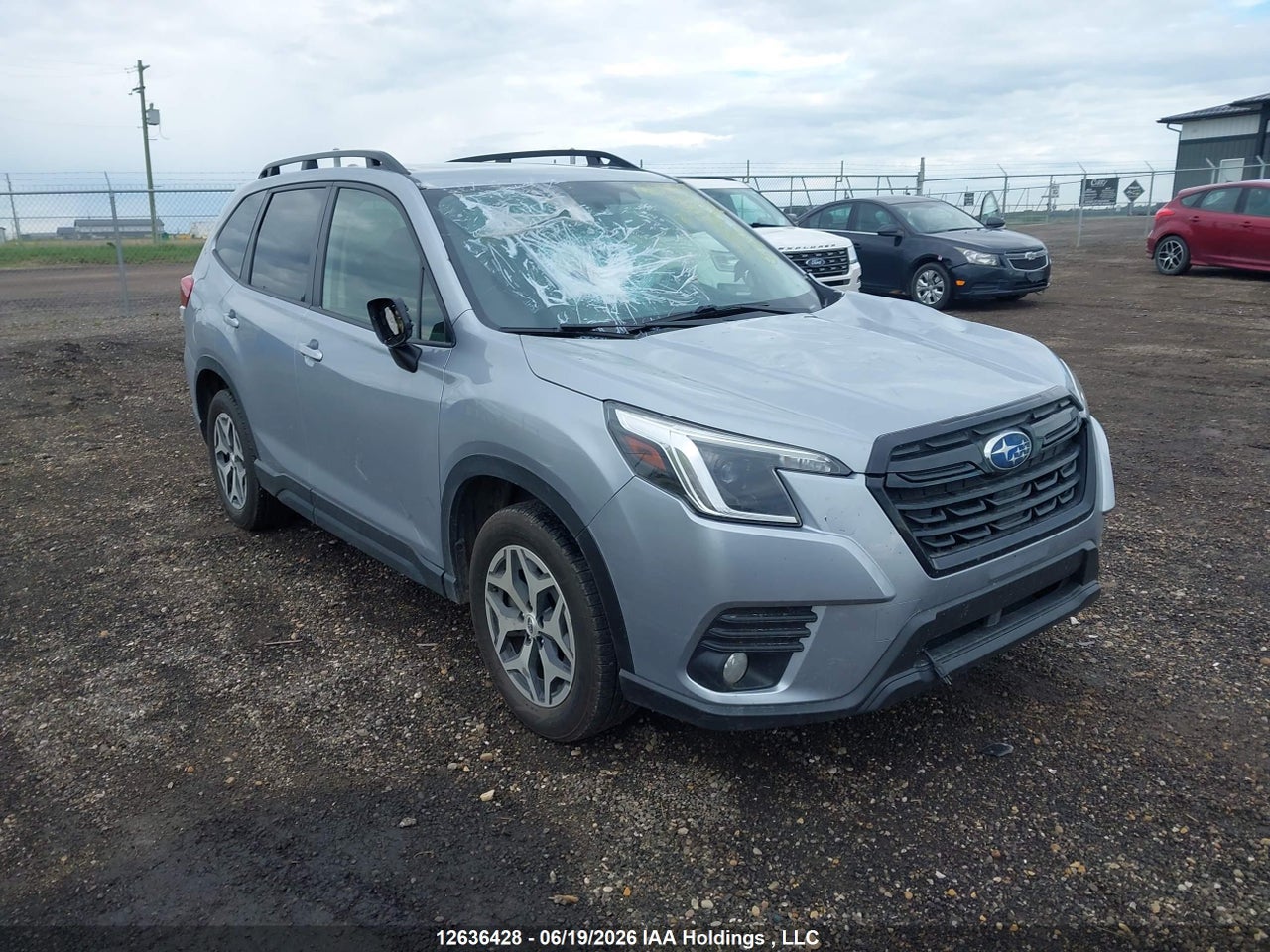 JF2SKEEC7NH425888 · 2022 SUBARU FORESTER PREMIUM