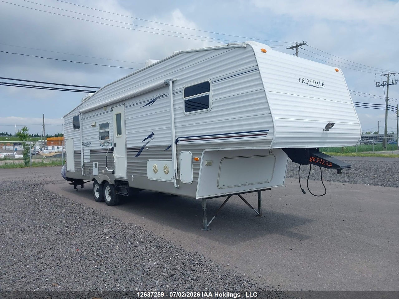 4YDF283235C122306 · 2005 KEYSTONE 28FW