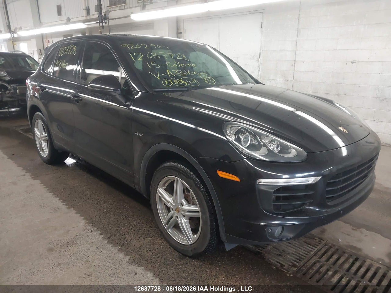 WP1AF2A23FLA33160 · 2015 PORSCHE CAYENNE