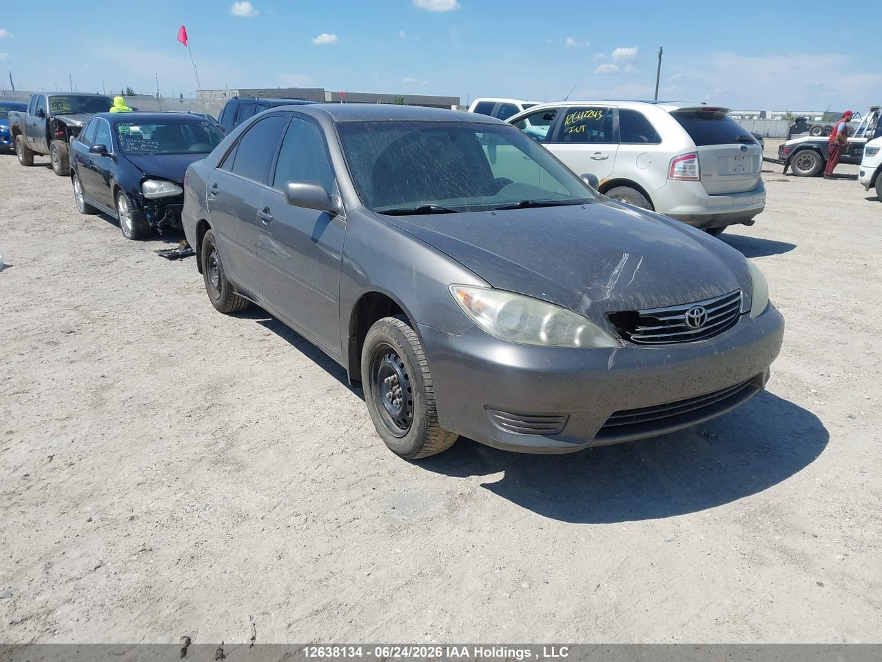4T1BE32K35U576090 · 2005 TOYOTA CAMRY LE/XLE/SE