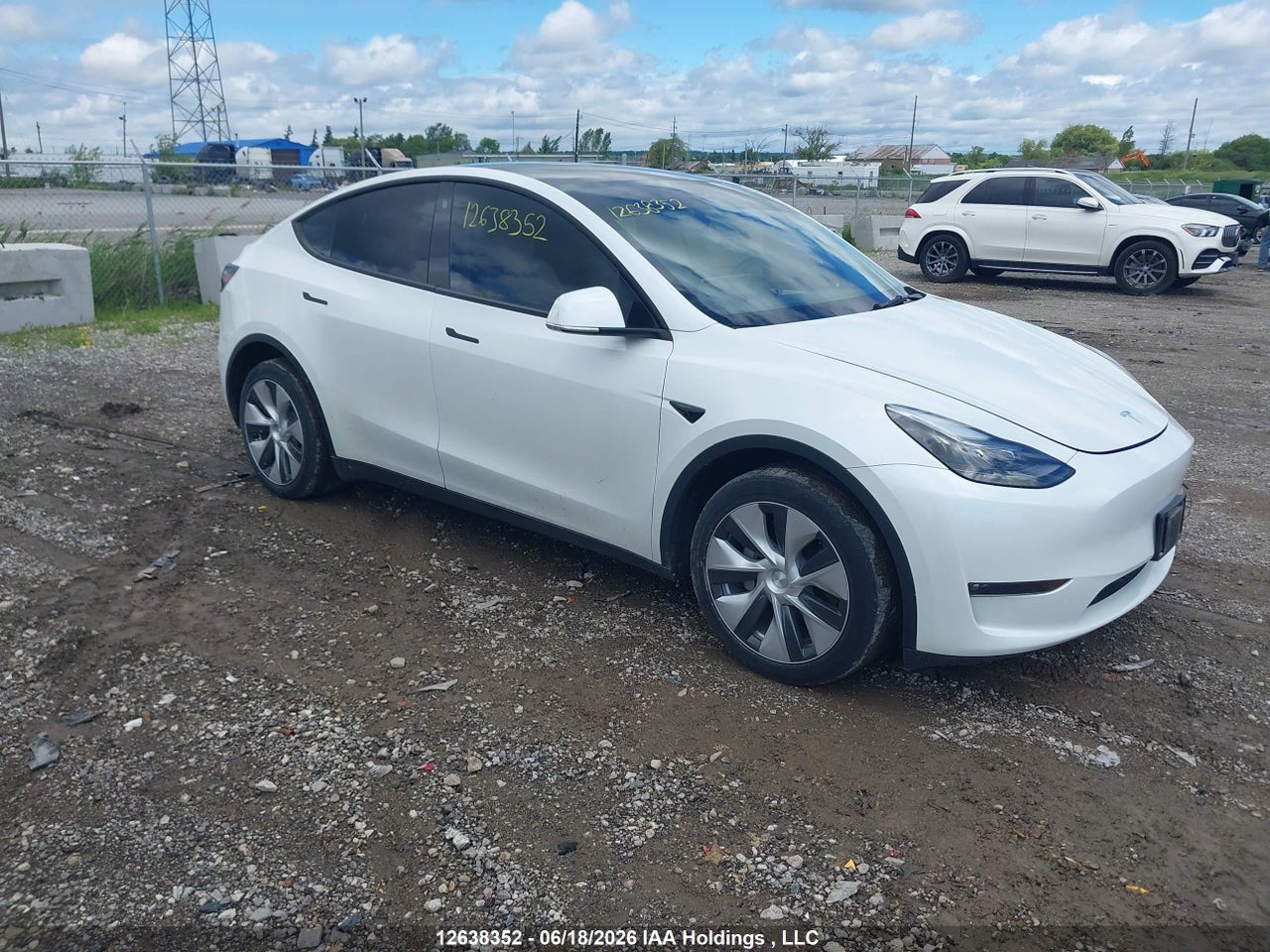 7SAYGDEE3PF757564 · 2023 TESLA MODEL Y LONG RANGE