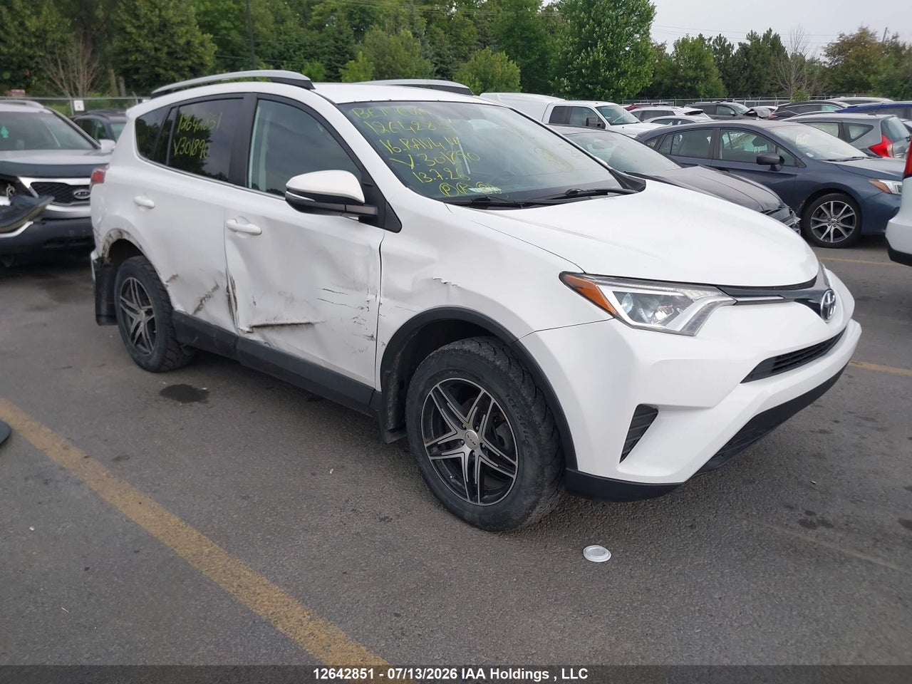 2T3ZFREV0GW301890 · 2016 TOYOTA RAV4 LE