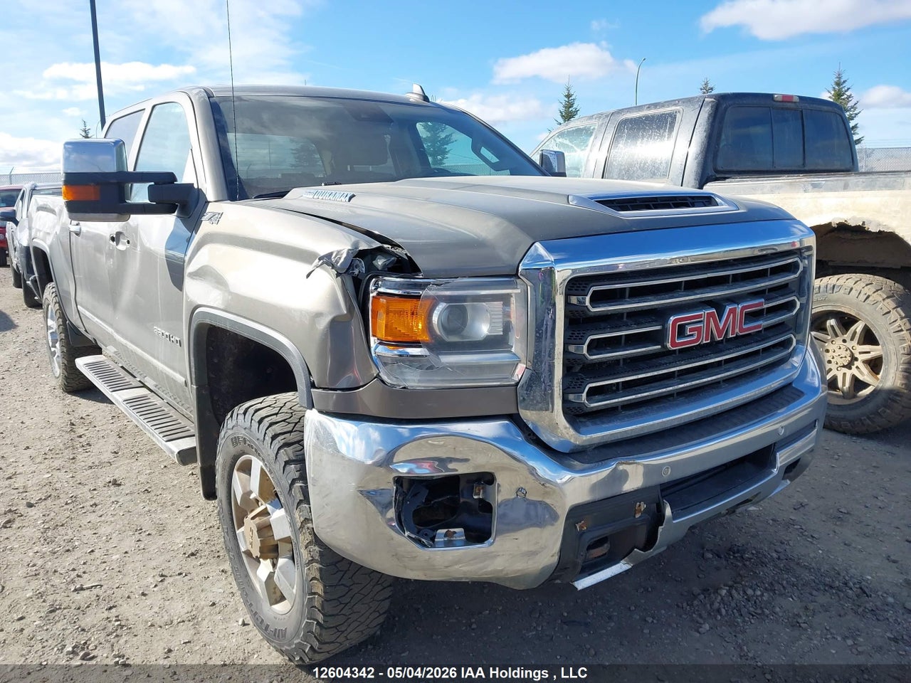 1GT42XEY0HF165610 · 2017 GMC SIERRA 3500HD SLT