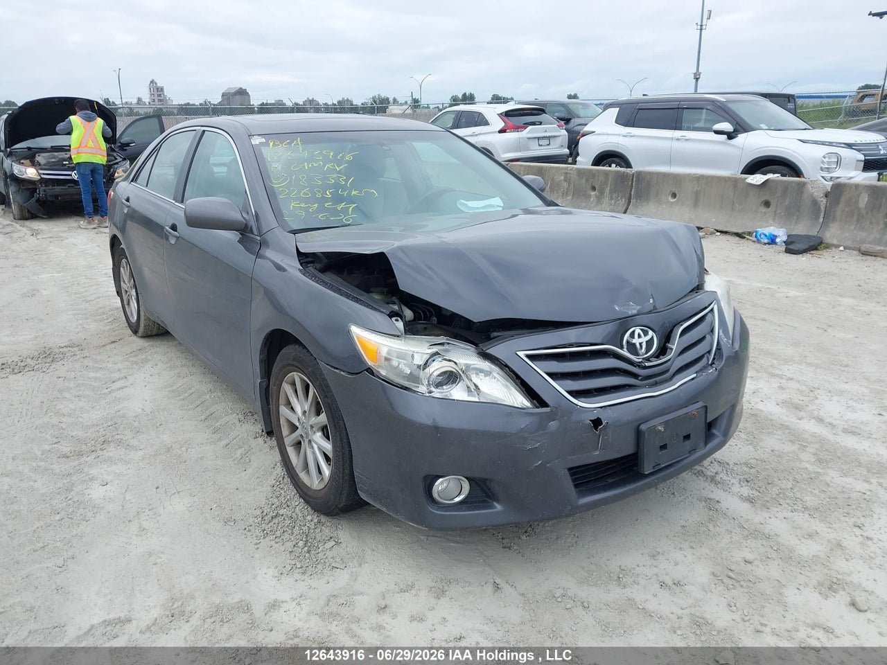 4T1BF3EK0BU183331 · 2011 TOYOTA CAMRY SE/LE/XLE