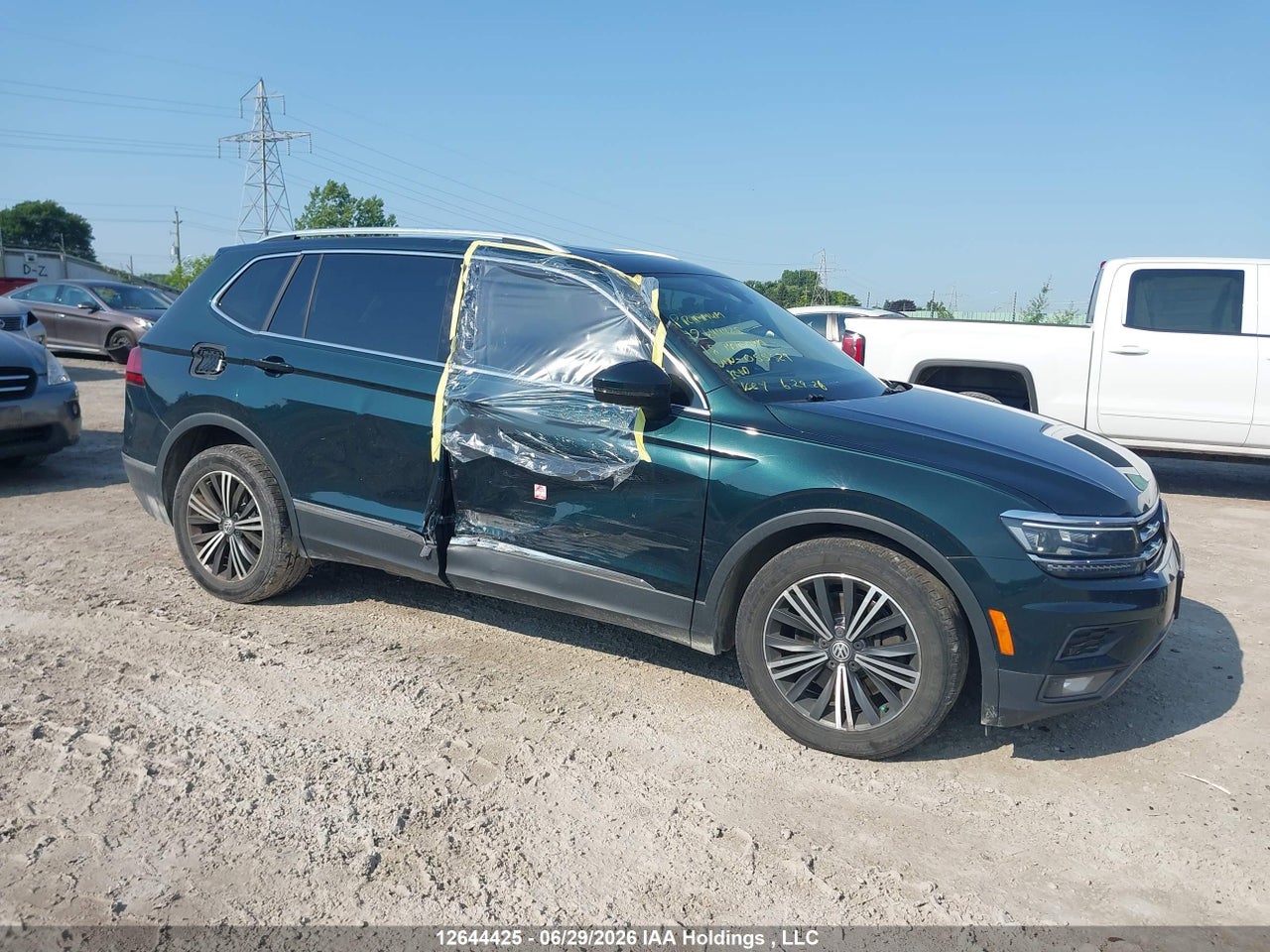 3VV4B7AX1JM055329 · 2018 VOLKSWAGEN TIGUAN HIGHLINE