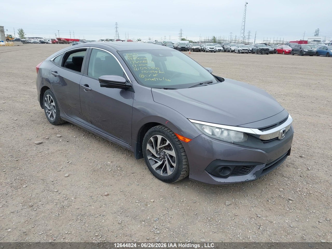 2HGFC2F81HH033592 · 2017 HONDA CIVIC EX