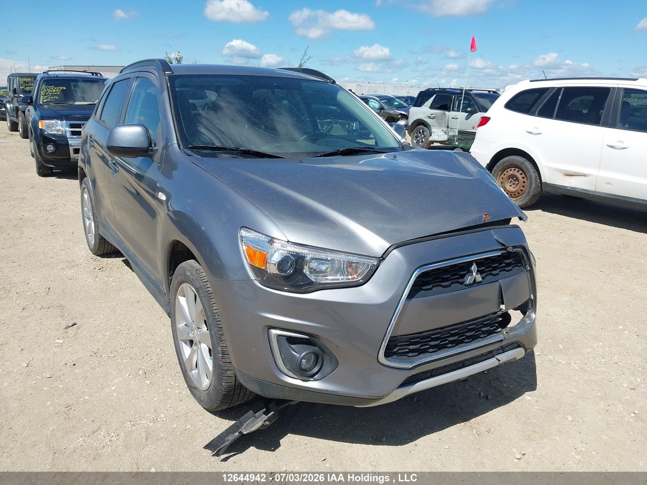 4A4AJ4AW8FE608638 · 2015 MITSUBISHI RVR GT