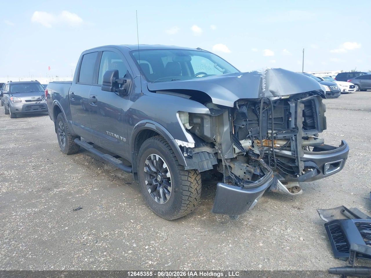 1N6AA1E50JN533981 · 2018 NISSAN TITAN PLATINUM/PRO-4X/S/SL MIDNIGHT EDITION/SV/SV MIDNIGHT EDITION
