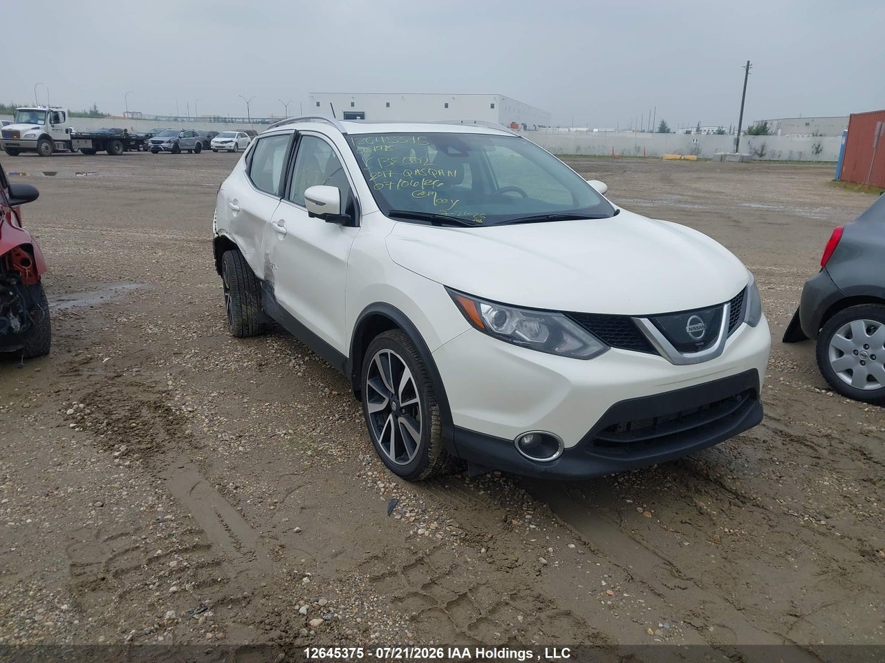 JN1BJ1CRXHW138002 · 2017 NISSAN QASHQAI S/SL/SV