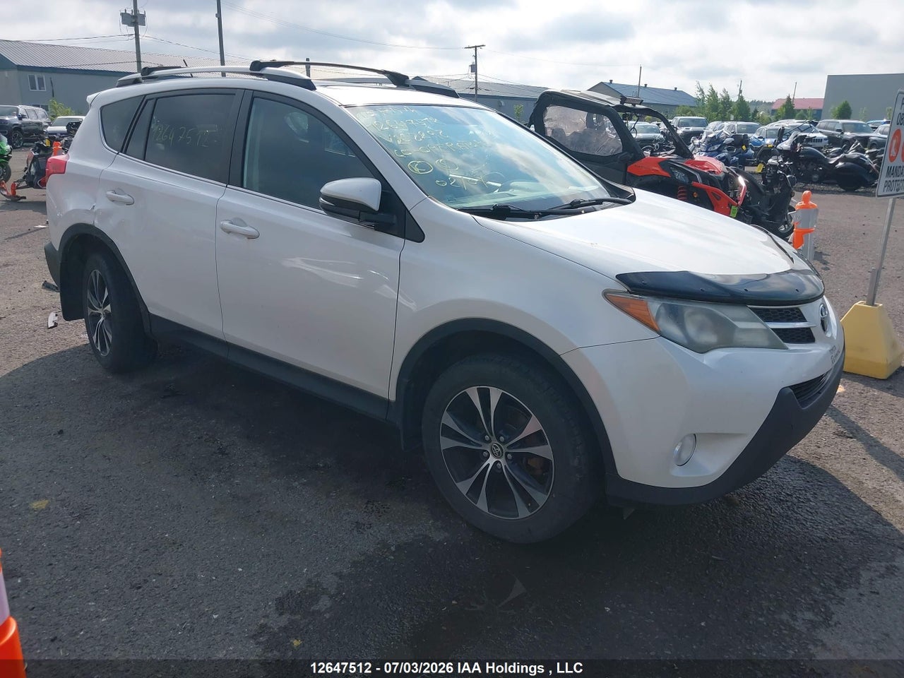 2T3RFREV3FW268298 · 2015 TOYOTA RAV4 XLE