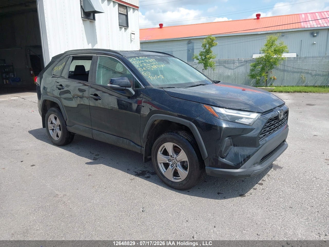 2T3R1RFV0NC274461 · 2022 TOYOTA RAV4 XLE