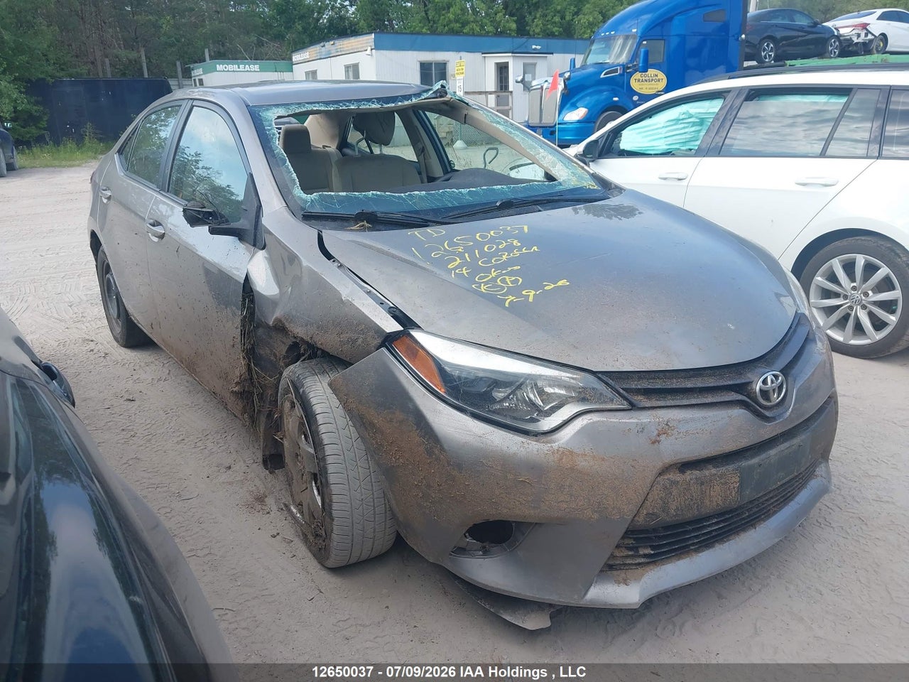 2T1BURHE3EC211028 · 2014 TOYOTA COROLLA LE