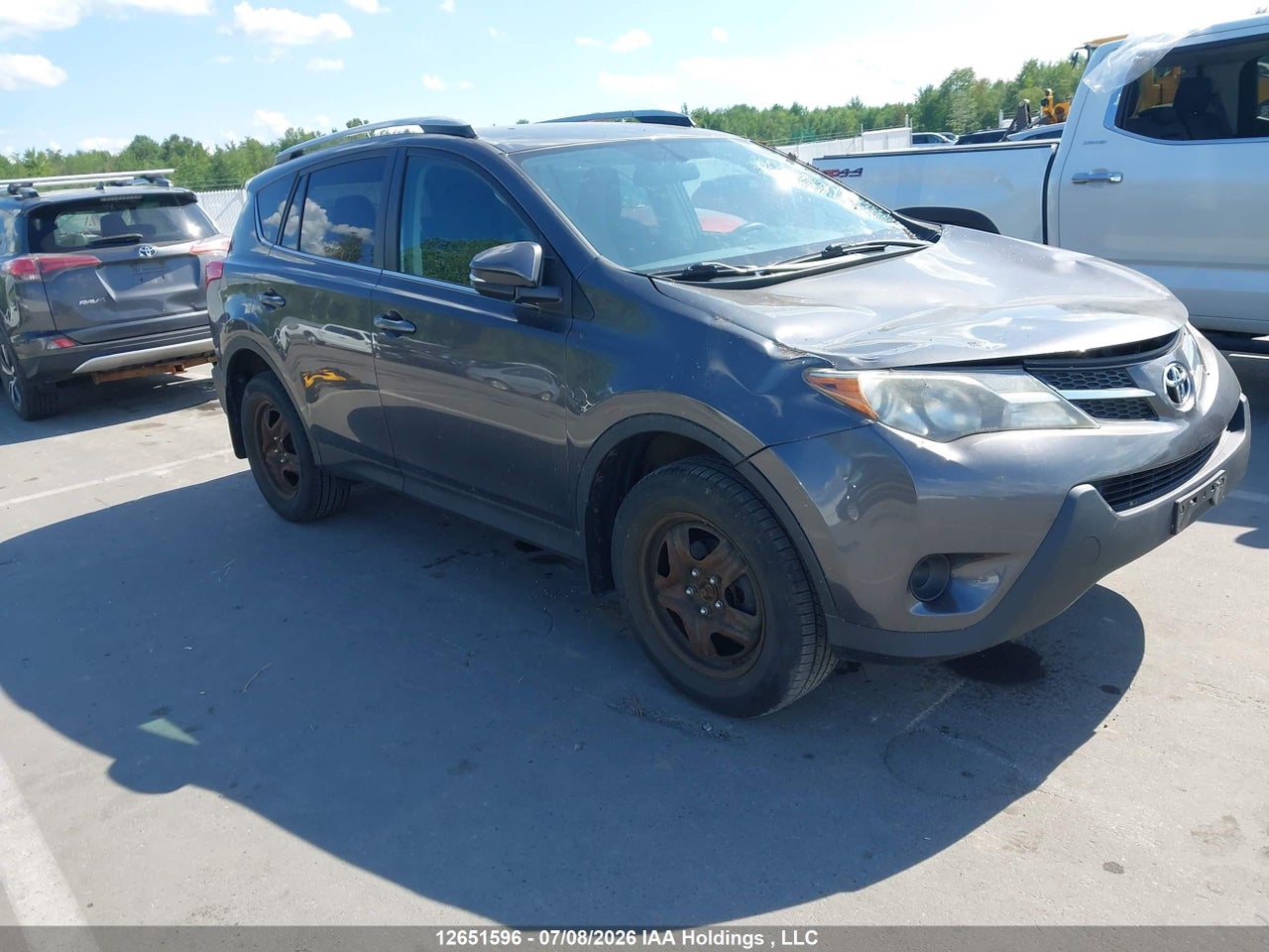 2T3BFREV9FW350909 · 2015 TOYOTA RAV4 LE · 1/12
