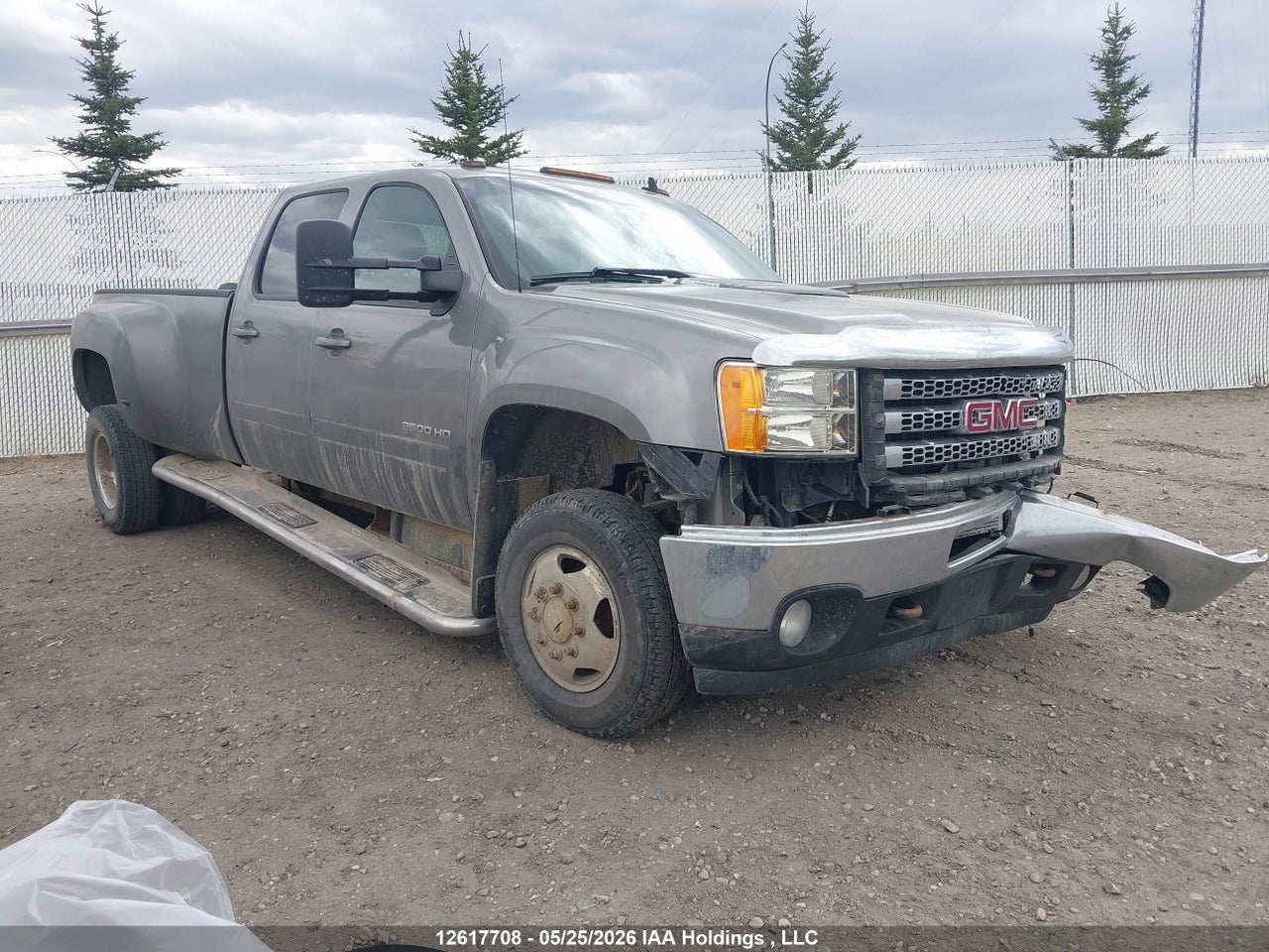 1GT424C82CF165828 · 2012 GMC SIERRA 3500HD SLT · 1/12