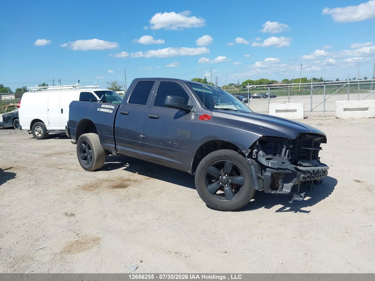 1C6RR7FG3JS275935 · 2018 RAM 1500 ST
