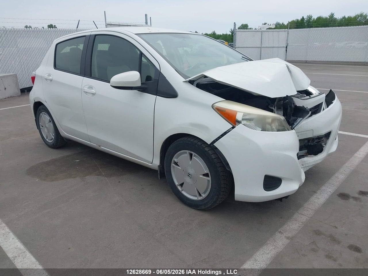 JTDKTUD38CD530869 · 2012 TOYOTA YARIS LE
