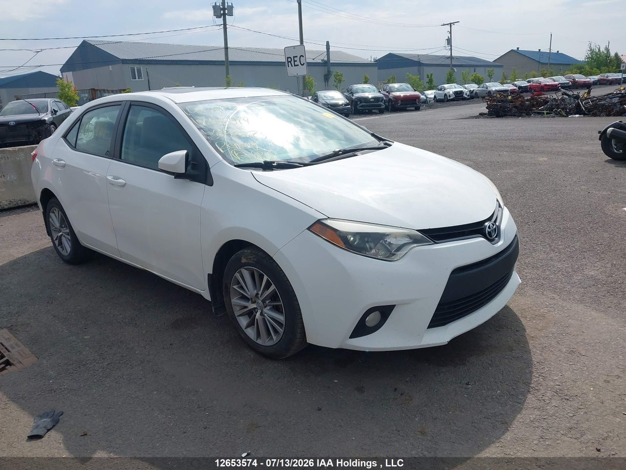2T1BURHE4EC052875 · 2014 TOYOTA COROLLA LE