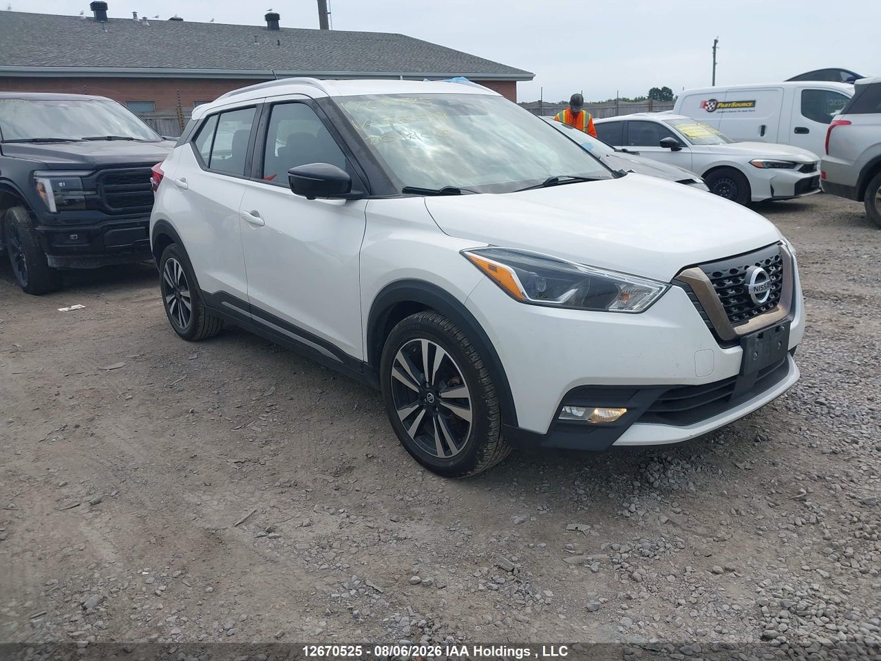 3N1CP5DV9LL530599 · 2020 NISSAN KICKS SR