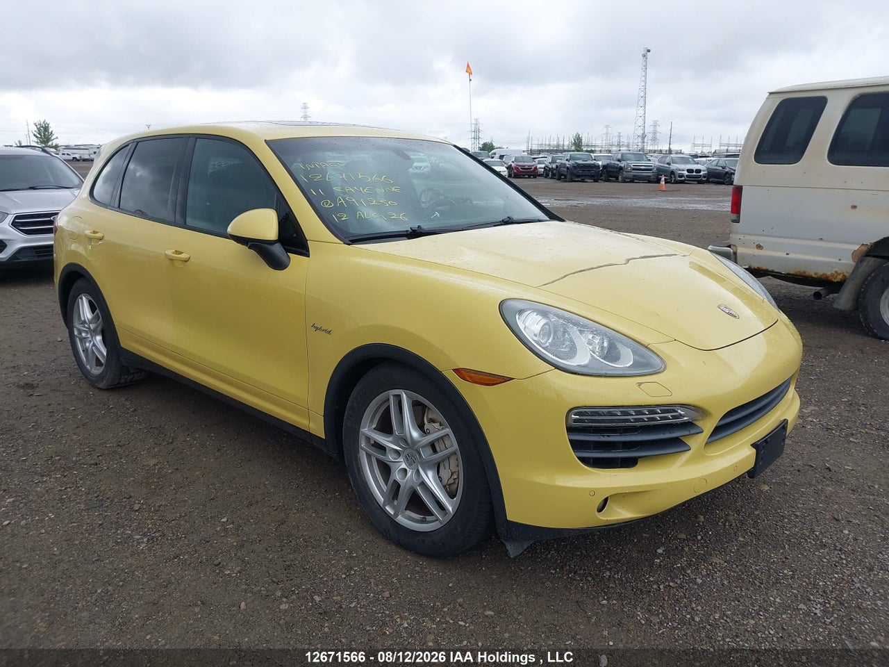WP1AE2A26BLA91230 · 2011 PORSCHE CAYENNE HYBRID S · 1/12