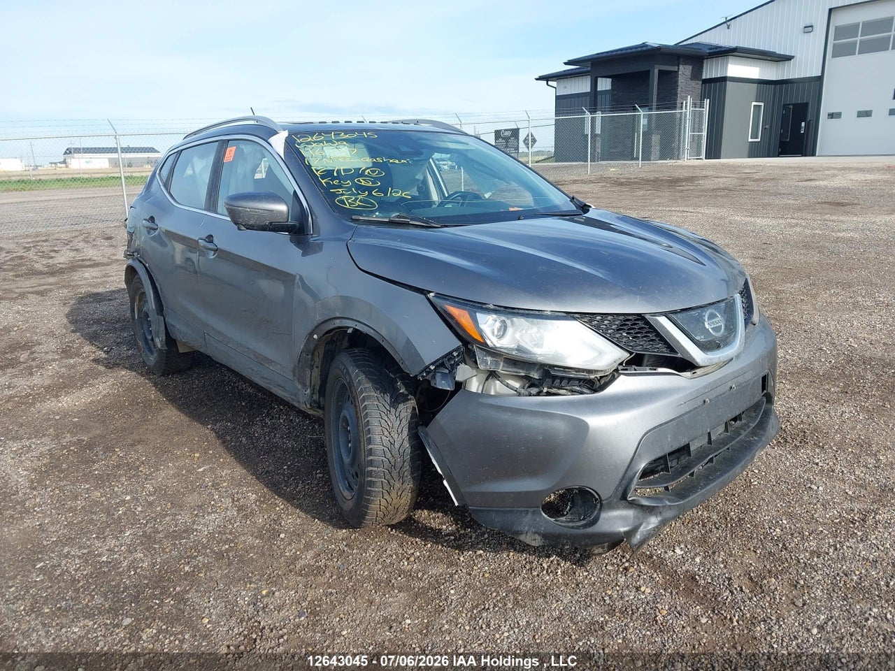 JN1BJ1CR2HW116737 · 2017 NISSAN QASHQAI S/SL/SV