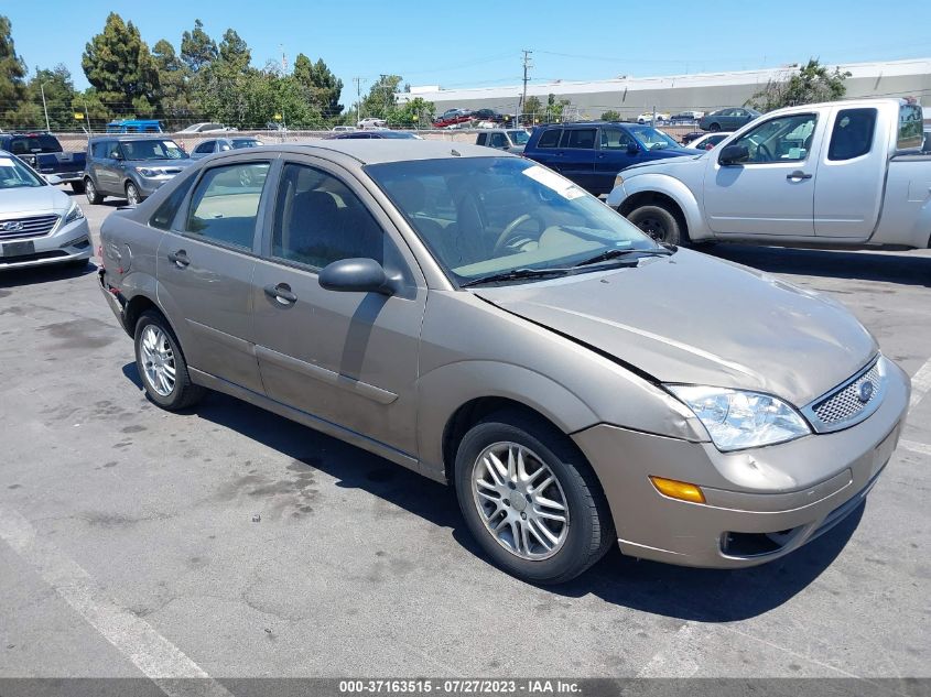 Lot #2474521704 2005 FORD FOCUS ZX4 salvage car