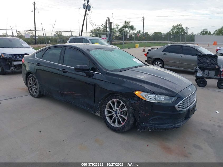 Lot #2490854667 2017 FORD FUSION SE salvage car