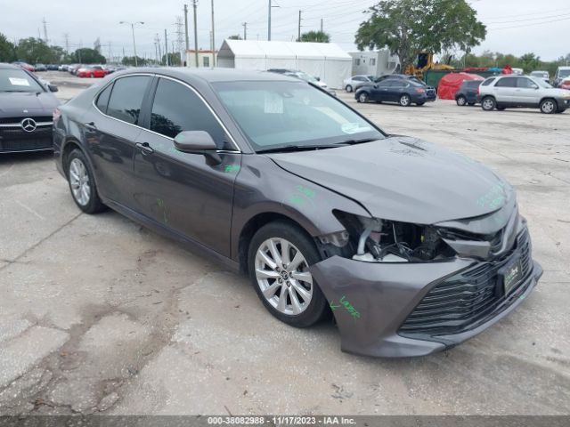 Auction sale of the 2019 Toyota Camry Le, vin: 4T1B11HK7KU743893, lot number: 38082988