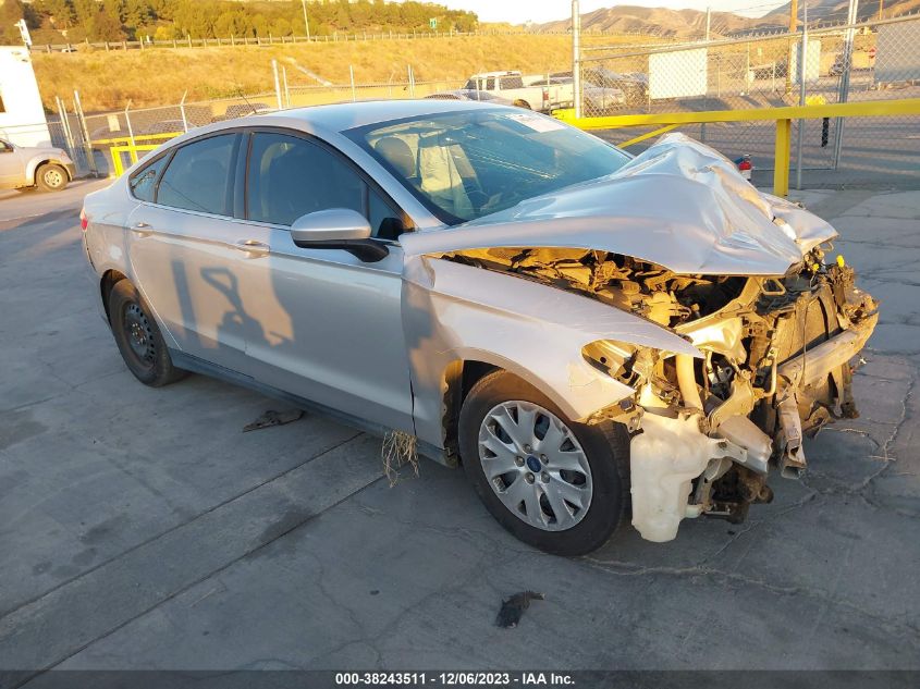 Lot #2340439561 2013 FORD FUSION S salvage car