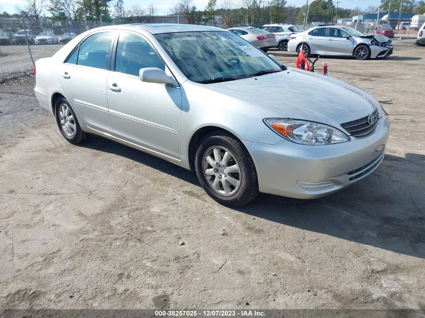 Lot #2506940968 2002 TOYOTA CAMRY XLE salvage car