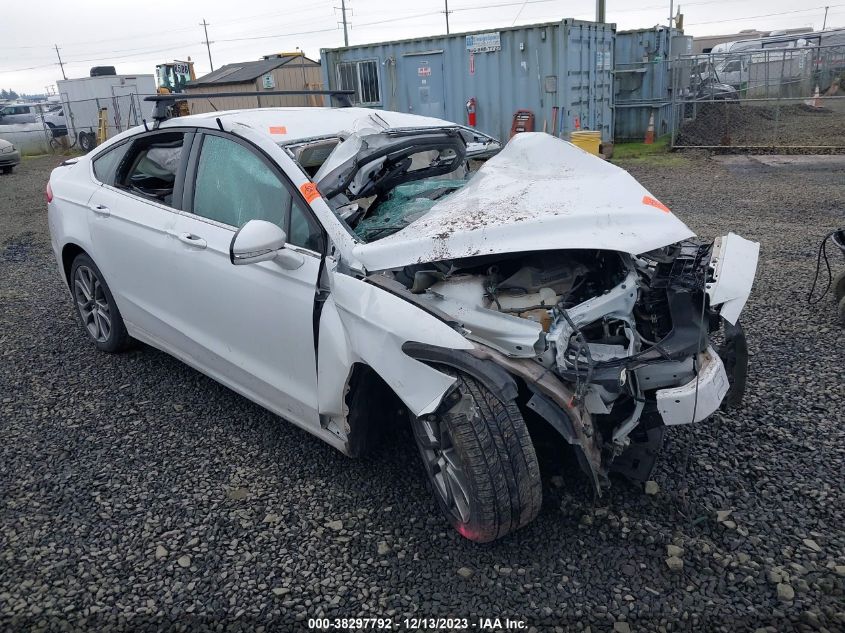 Lot #2490864689 2017 FORD FUSION SE salvage car