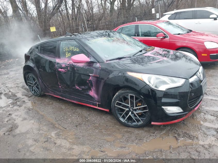 Lot #2512723395 2014 HYUNDAI VELOSTER BASE W/RED salvage car