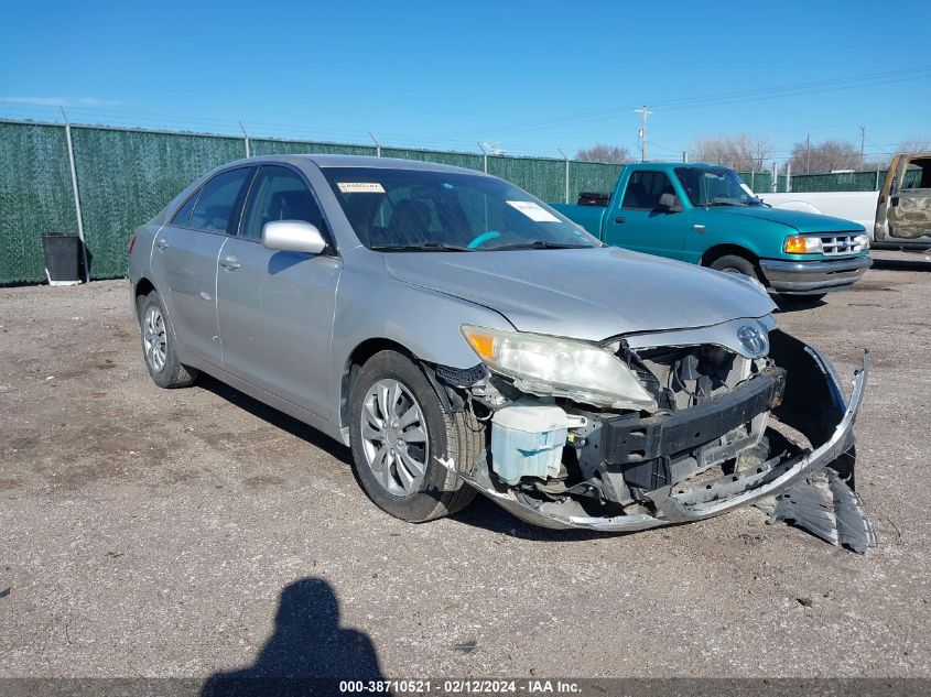 Lot #2506941391 2011 TOYOTA CAMRY LE salvage car