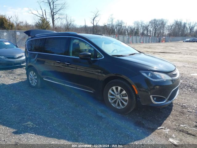 Auction sale of the 2019 Chrysler Pacifica Touring L, vin: 2C4RC1BG9KR731873, lot number: 38809666