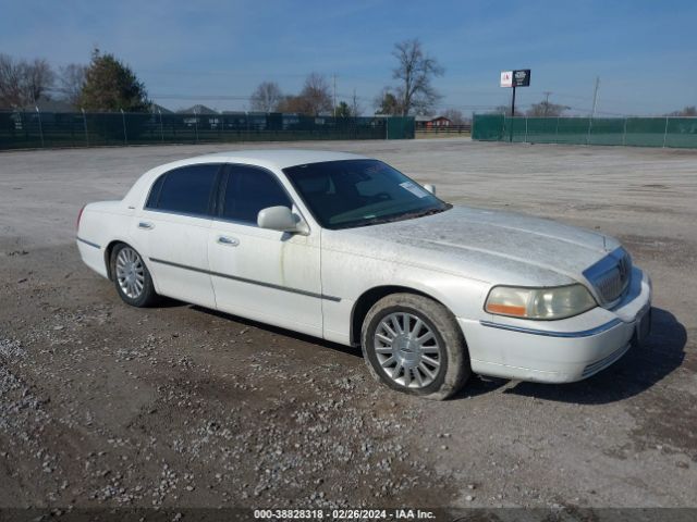 Auction sale of the 2003 Lincoln Town Car Signature, vin: 1LNHM82W03Y644591, lot number: 38828318