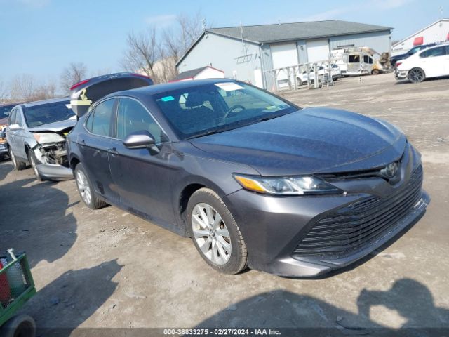 Auction sale of the 2018 Toyota Camry Le, vin: 4T1B11HK3JU046638, lot number: 38833275