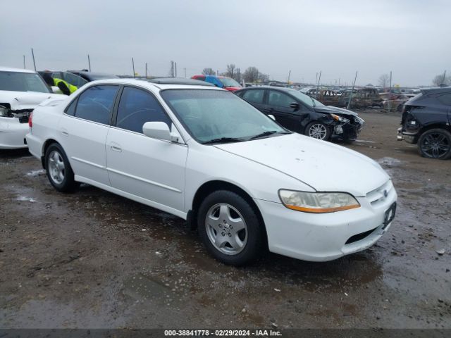 Auction sale of the 2000 Honda Accord 3.0 Ex, vin: 1HGCG1659YA069813, lot number: 38841778