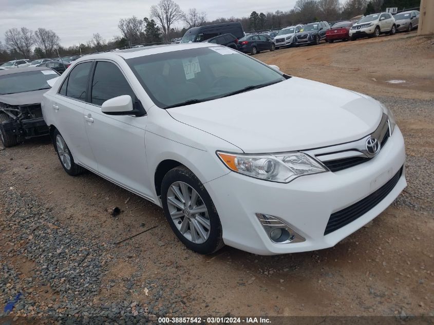 Lot #2427031743 2012 TOYOTA CAMRY XLE salvage car