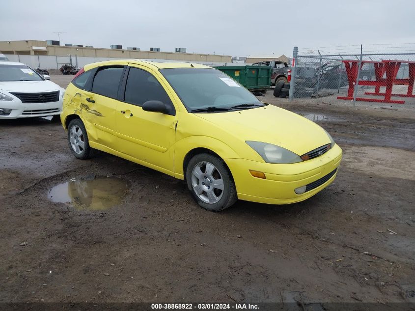 Lot #2427029054 2004 FORD FOCUS ZX5 salvage car