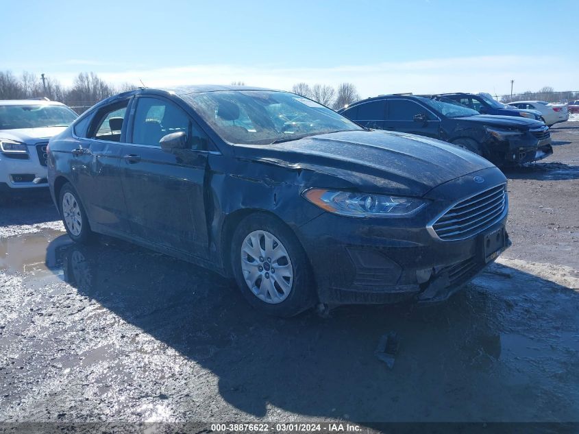 Lot #2467761490 2019 FORD FUSION S salvage car