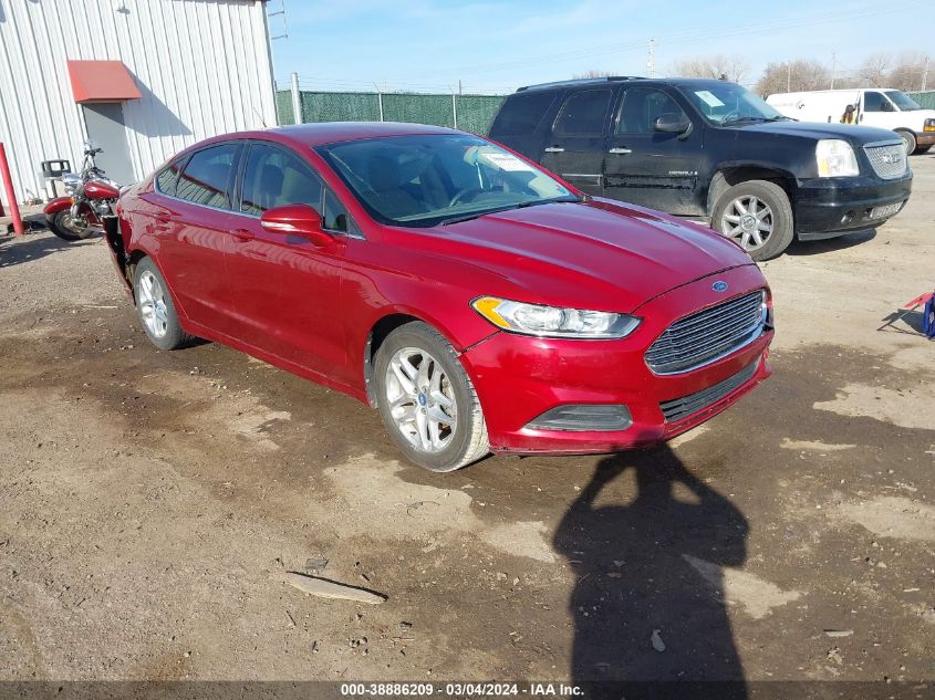 Lot #2427029000 2013 FORD FUSION SE salvage car