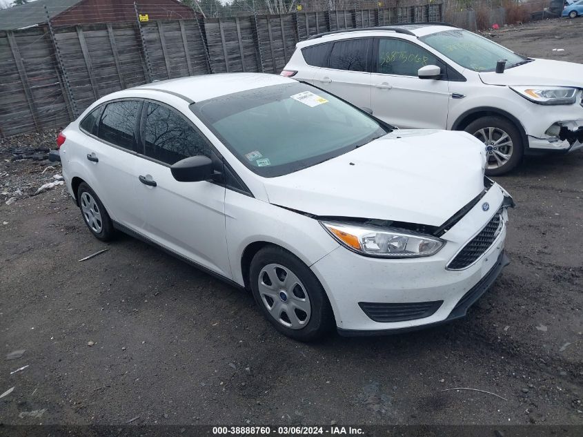 Lot #2468933647 2018 FORD FOCUS S salvage car