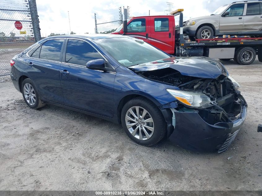 Lot #2472391674 2015 TOYOTA CAMRY XLE salvage car