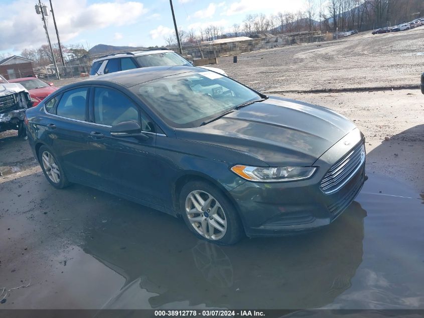 Lot #2427026660 2015 FORD FUSION SE salvage car