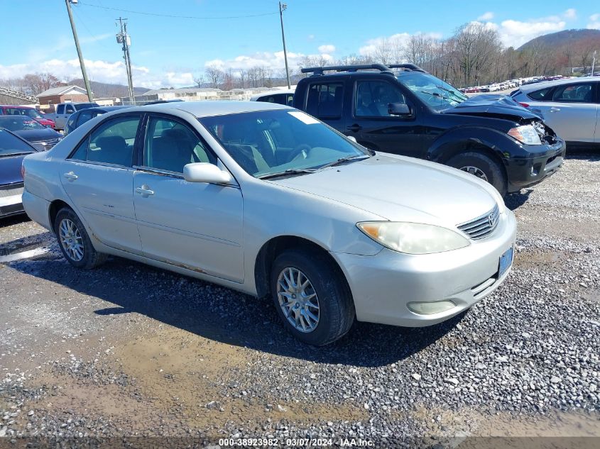 Lot #2427026593 2005 TOYOTA CAMRY LE salvage car